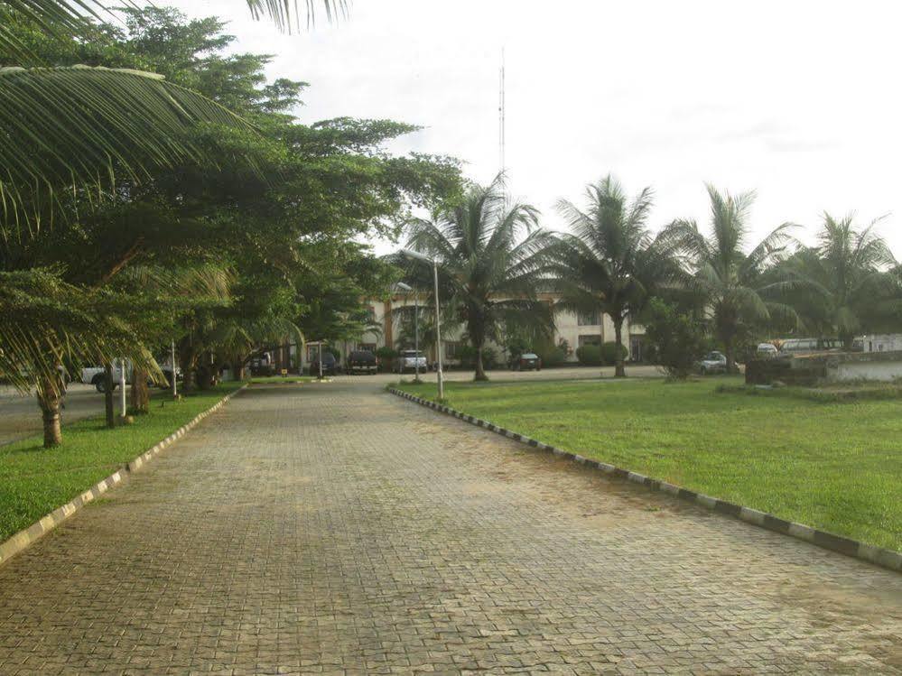 Tiffany Hotel And Towers Imogwu-Agwa Екстериор снимка